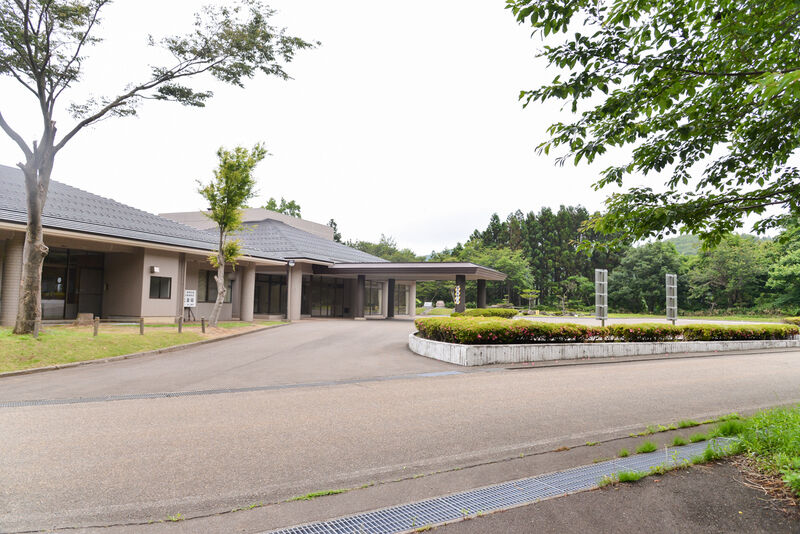 頸北斎場 外観３