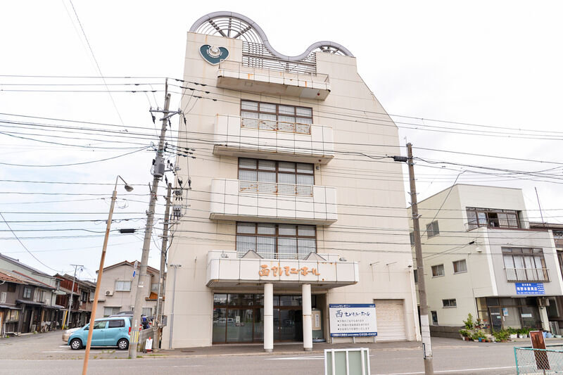 西セレモニーホール・ラソ西 外観
