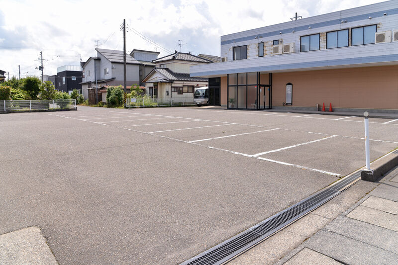 ラソ花助会館 駐車場