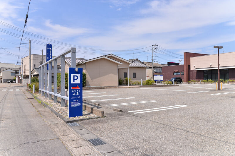セレモニーホール三面 入り口