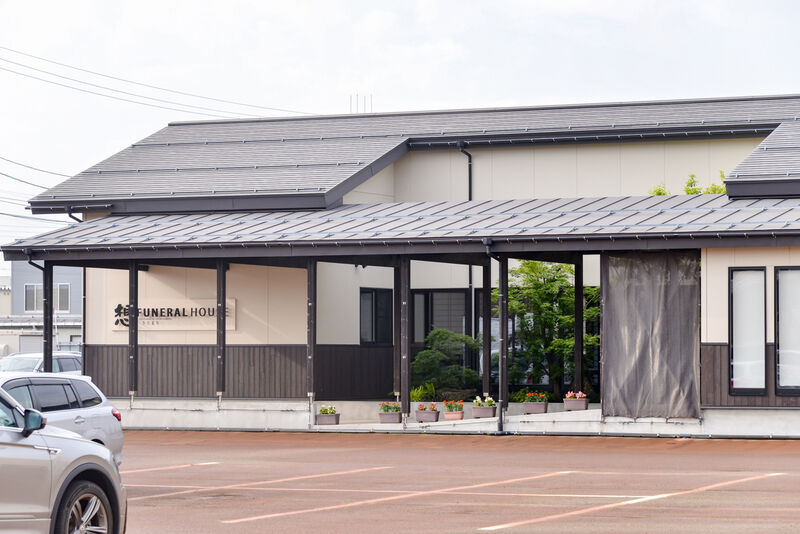 FUNERAL HOUSE想