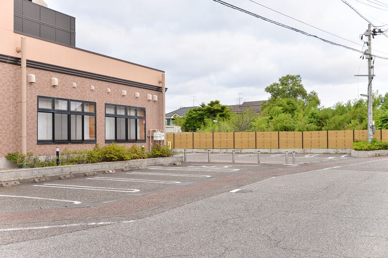 やすらぎホール西 駐車場