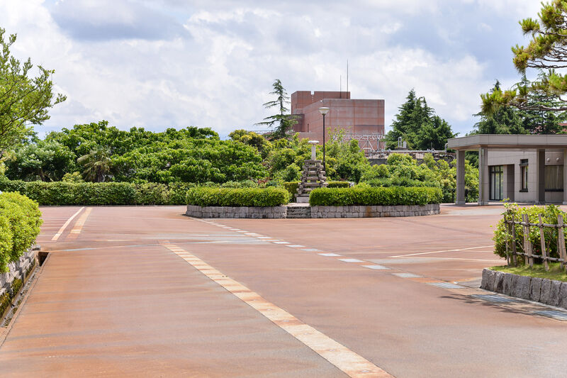 新津斎場 駐車場