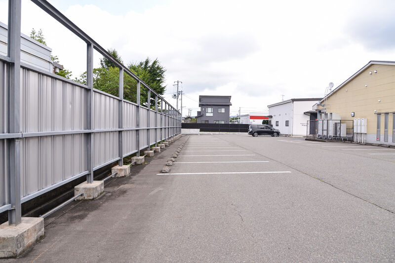 メモリーナ西加茂　にすけ会館 駐車場