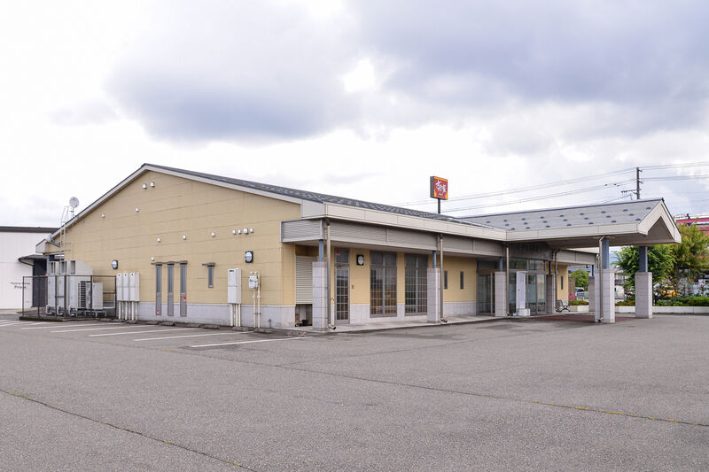 メモリーナ西加茂　にすけ会館 外観１