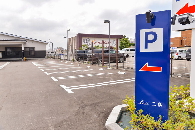 ラソ三条 駐車場