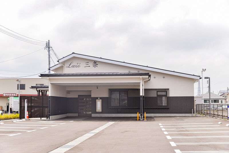 ラソ三条 外観