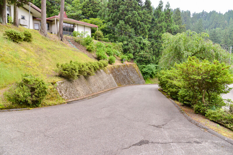 長岡市与板無憂苑斎場 入り口１