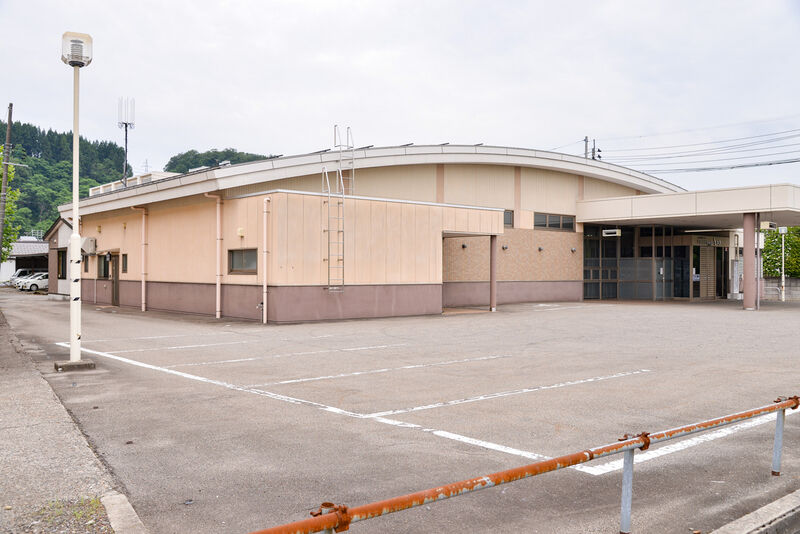 やすらぎホールとちお 駐車場