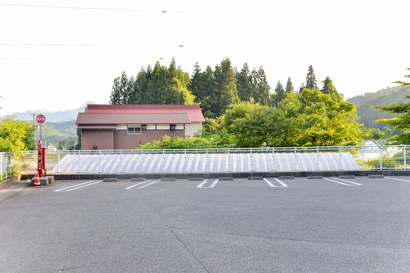 阿賀町斎場 駐車場