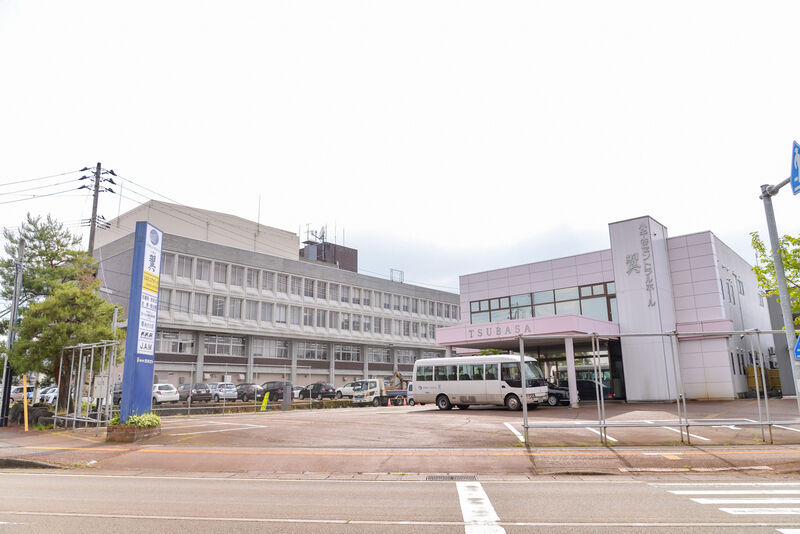 セントラルホール翼 入り口