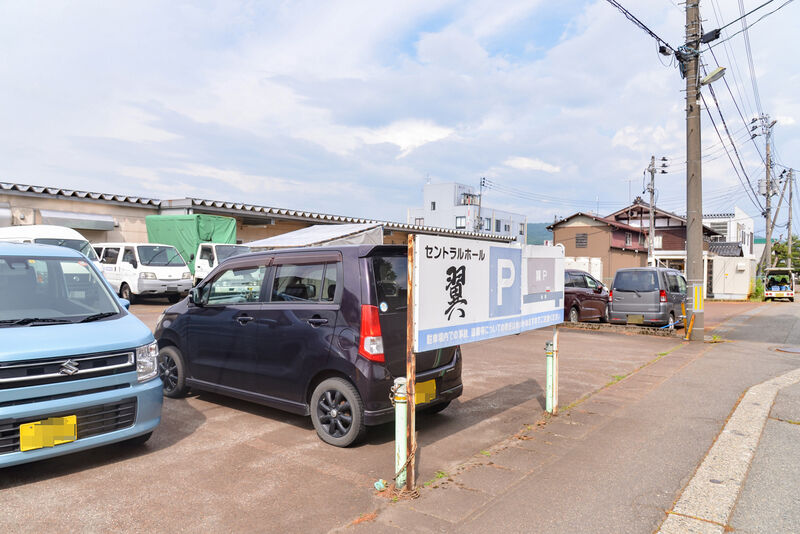 セントラルホール翼 駐車場