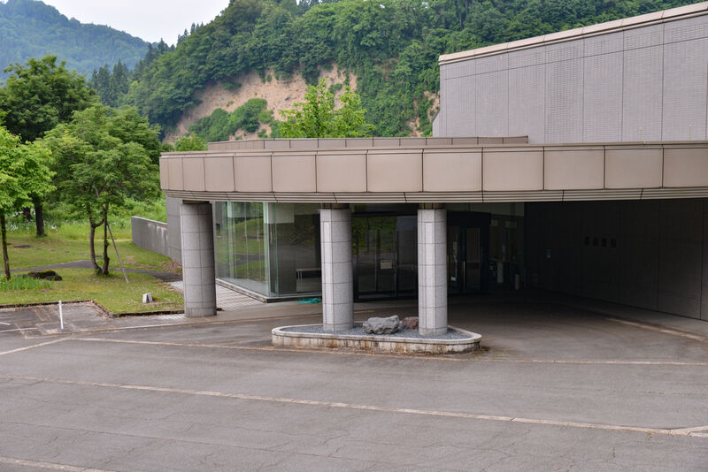 津南斎場 外観２
