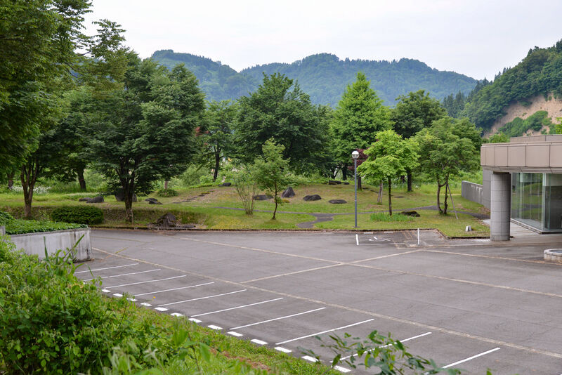 津南斎場 駐車場