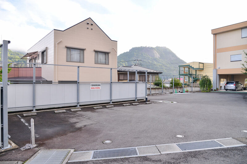 行願寺 慈光ホール 駐車場