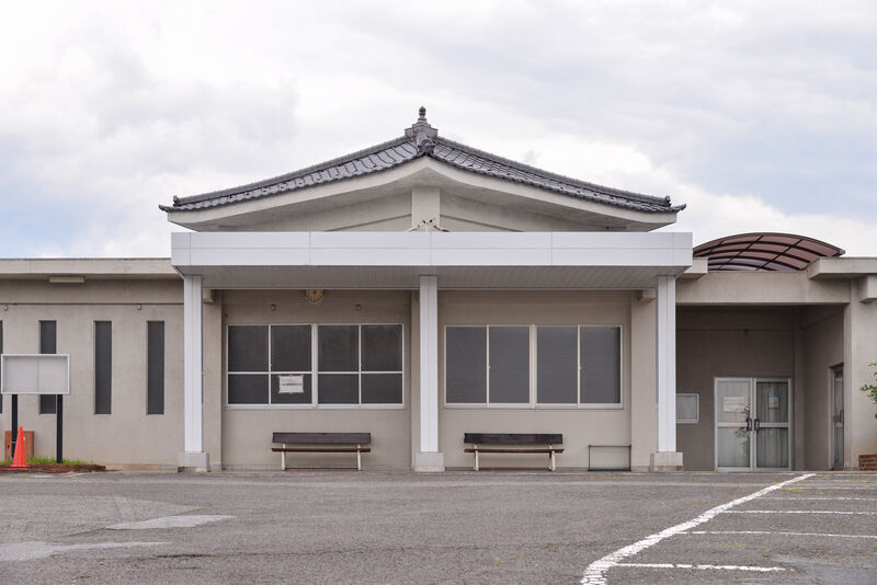韮崎市営火葬場 外観２