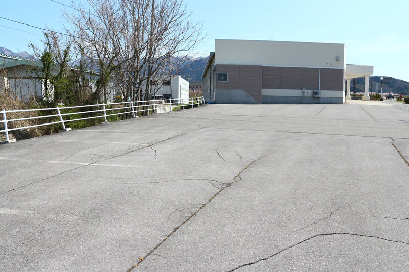 ベルホール吉池 山ノ内会館 駐車場