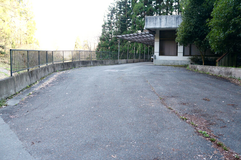 犀峡斎場 駐車場