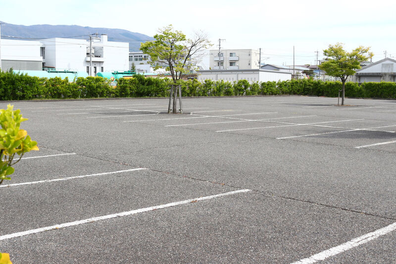 みすず野法祥苑 駐車場