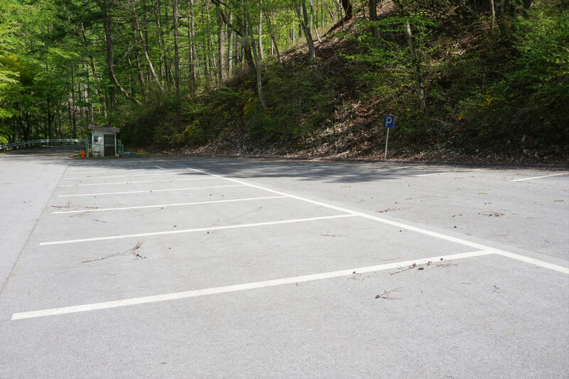 静香苑 駐車場