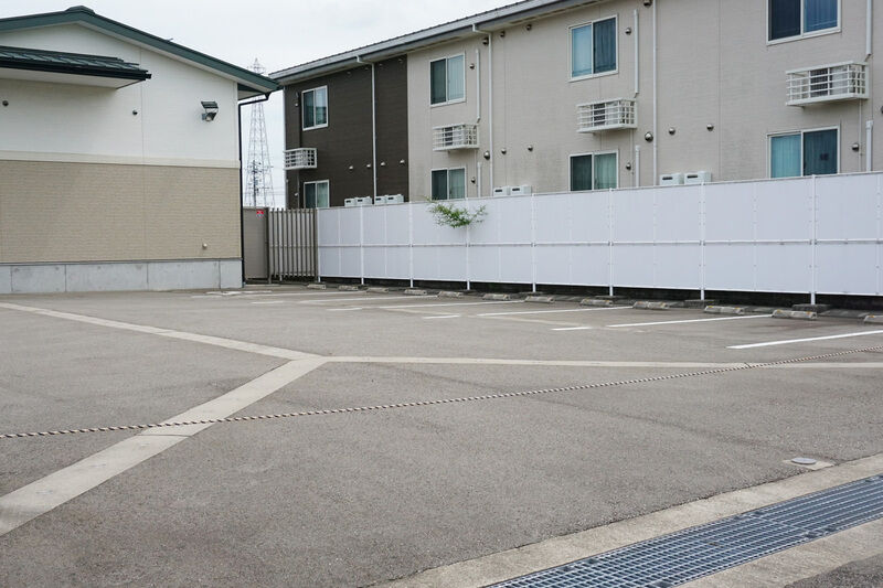 ファミリーホールいしぜ 駐車場
