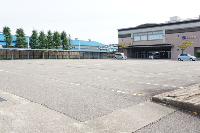 セ・プレいたの 駐車場
