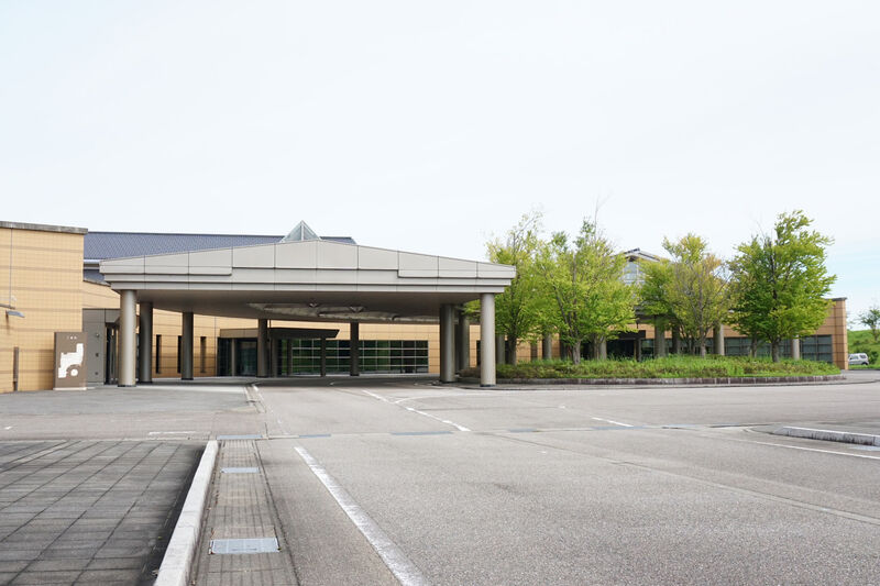 高岡斎場 入口