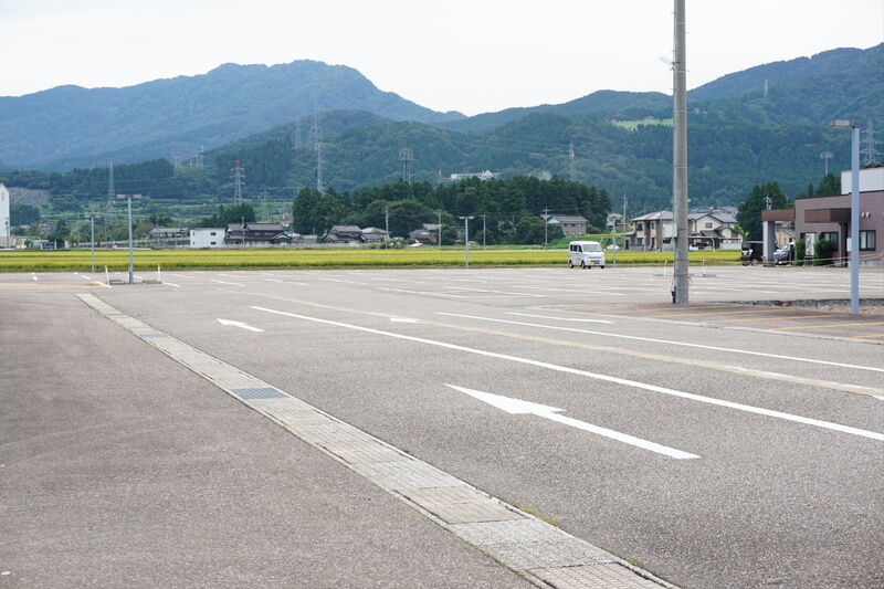 ア・ソシエすけだ 駐車場