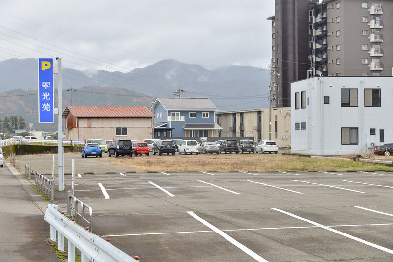 問屋美翔苑 駐車場
