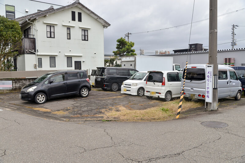 家族葬ホールメモリーナ紫苑 駐車場