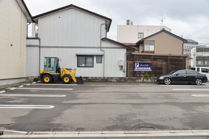 西木田ホール 駐車場