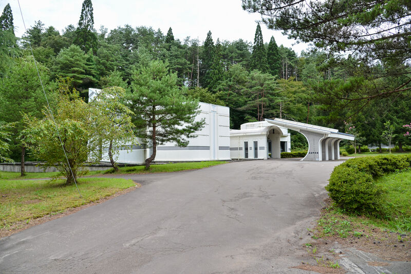 鷹巣斎場 入口