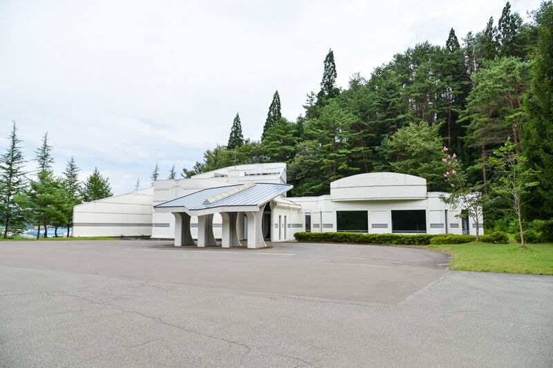 鷹巣斎場 外観２