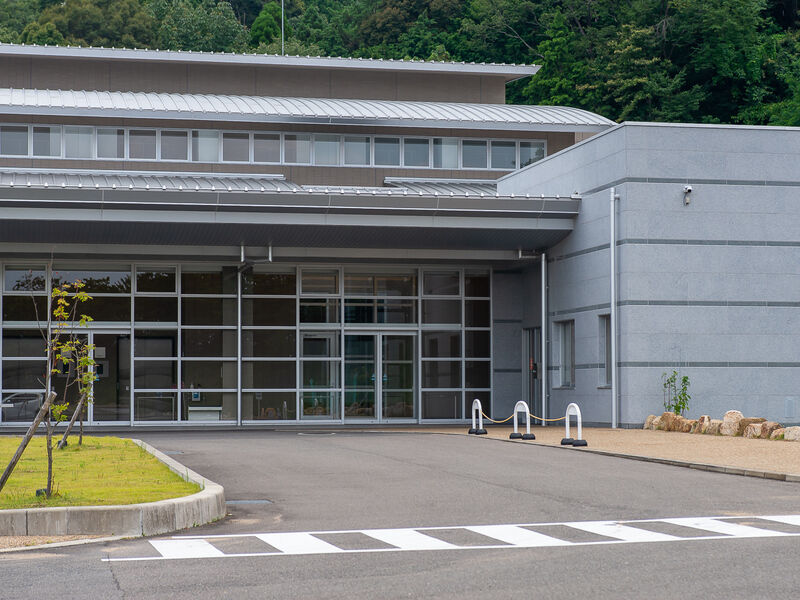 河内長野市営斎場 金剛霊殿 入口2