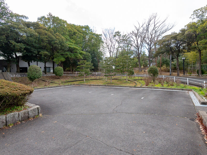 寝屋川斎場 駐車場