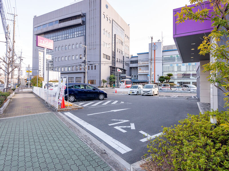 ティア寝屋川 駐車場