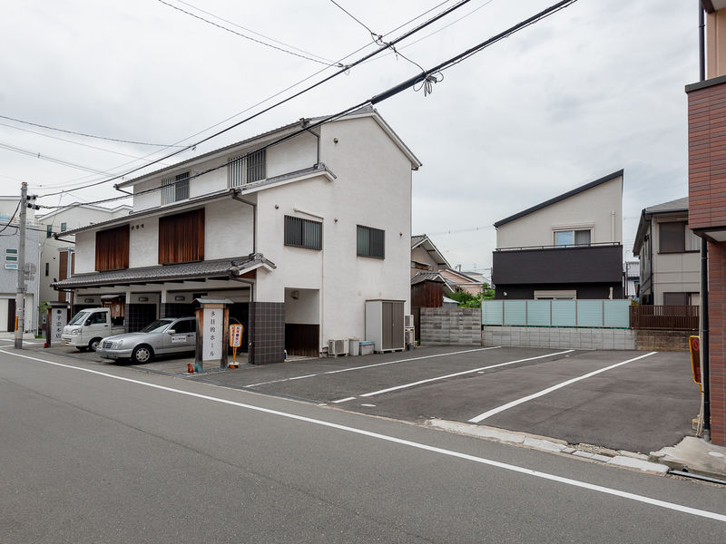 芋忠多目的ホール 駐車場