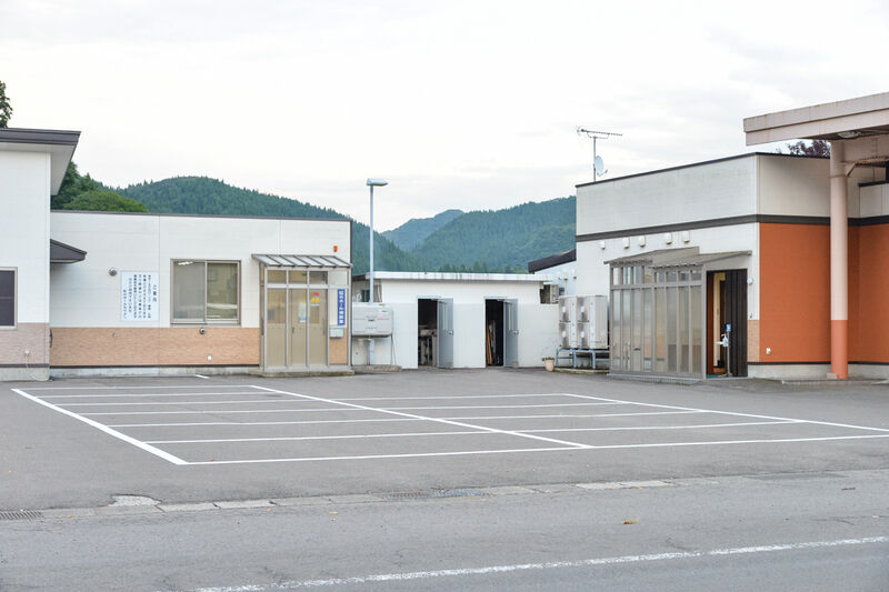 虹のホールもりよし 駐車場
