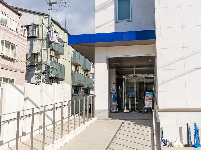 クオーレ萱島 入口