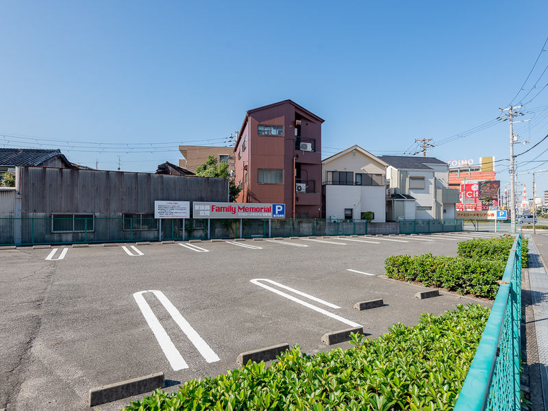 ファミリーメモリアル堺 駐車場