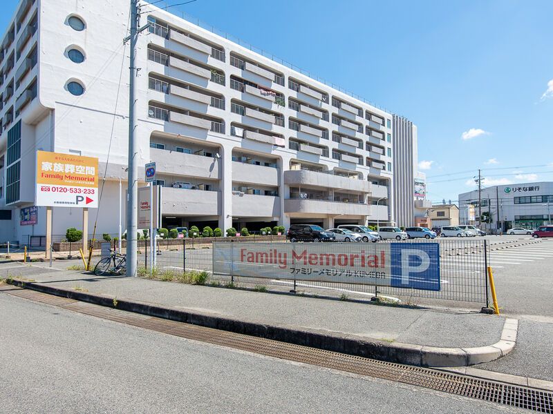 ファミリーメモリアル久米田 駐車場