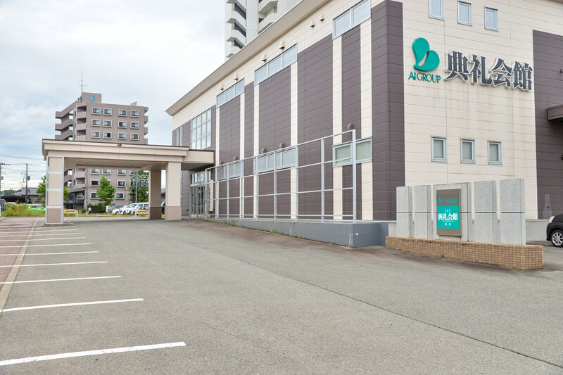 城東典礼会館 駐車場２