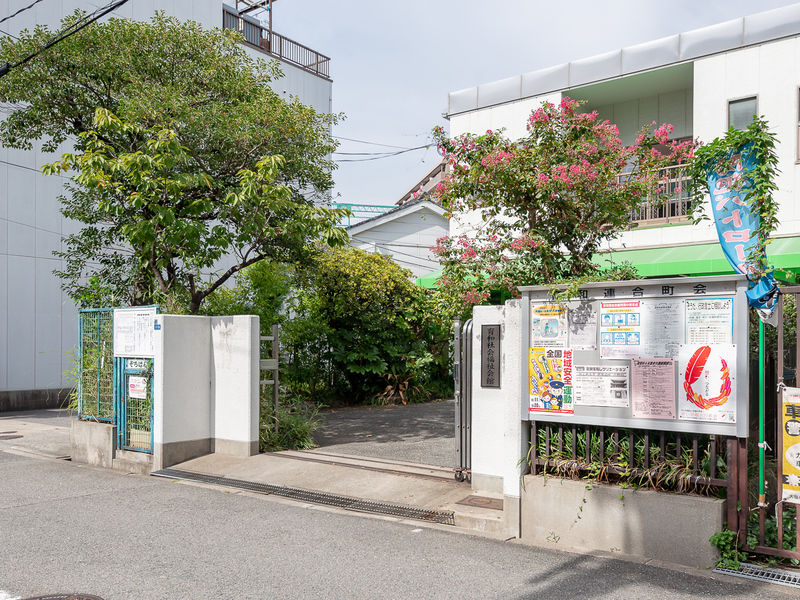 育和社会福祉会館 入口
