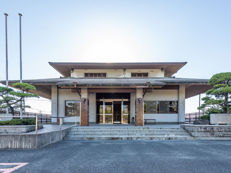 岡公民館 外観2