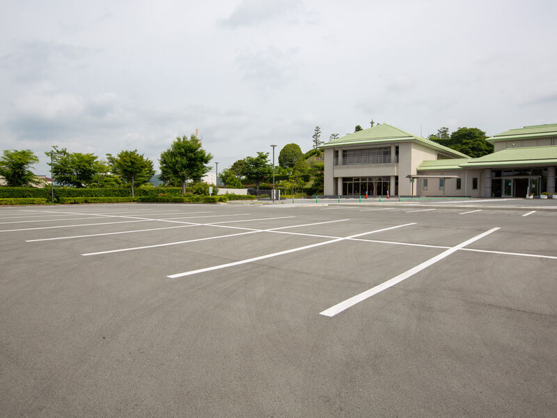 名古山斎場 駐車場