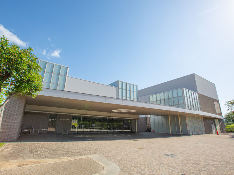 尼崎市立弥生ケ丘斎場 外観1