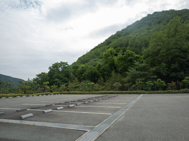丹波篠山市営斎場 駐車場