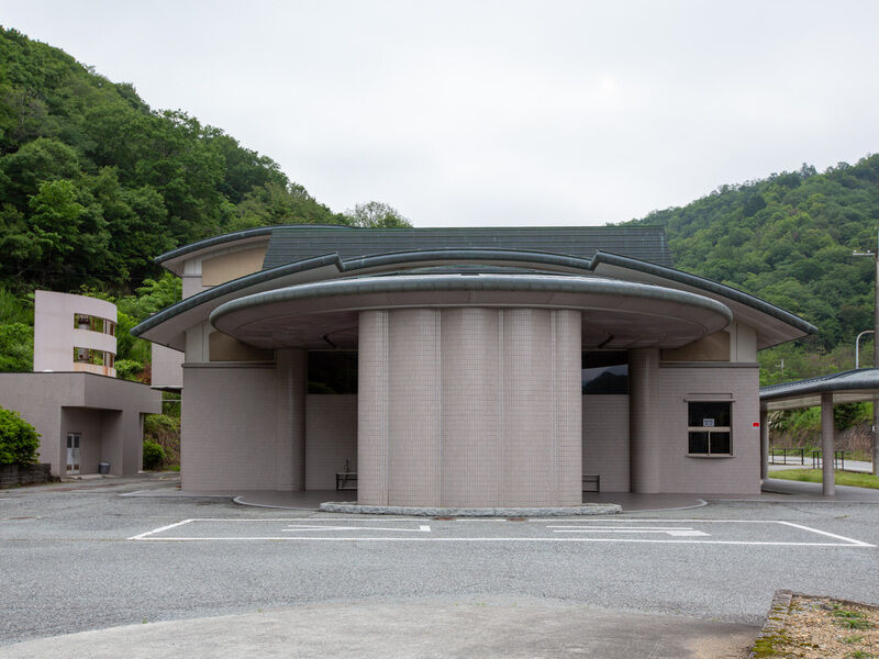 神崎郡北部火葬場「市川斎場」 外観2
