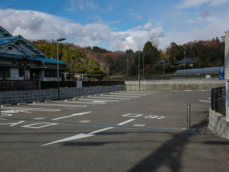 ピュアホール 駐車場