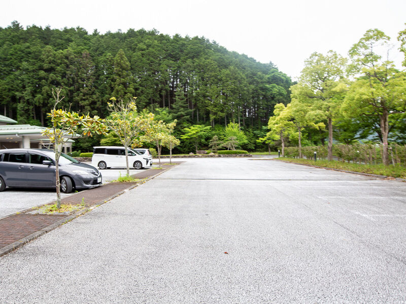 丹波市氷上斎場 駐車場